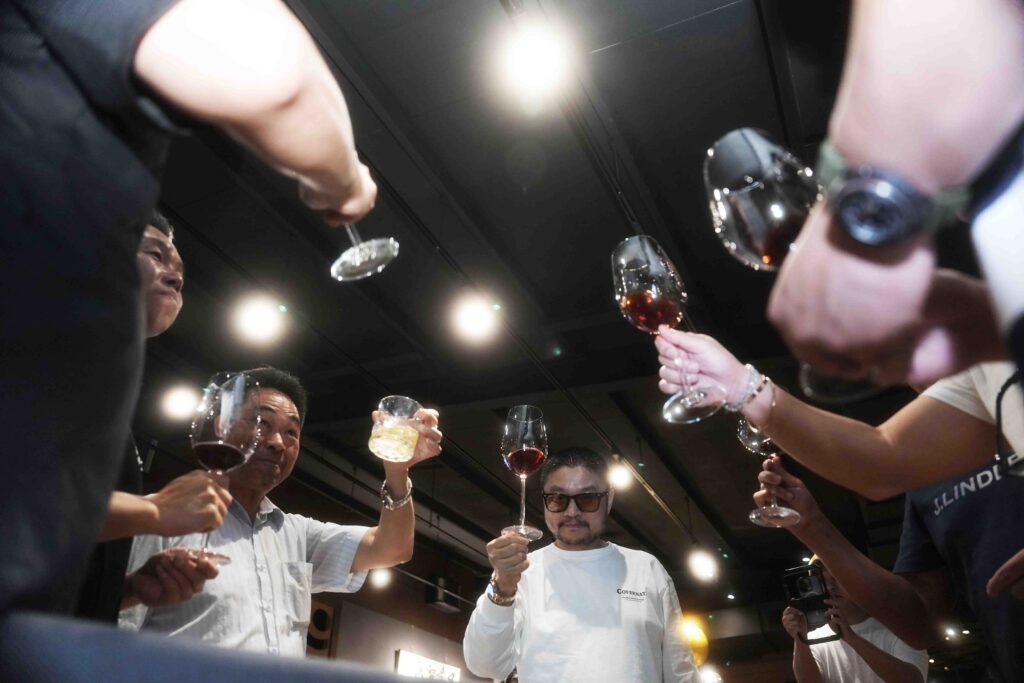 潼鐵板燒故宮店 免開瓶費