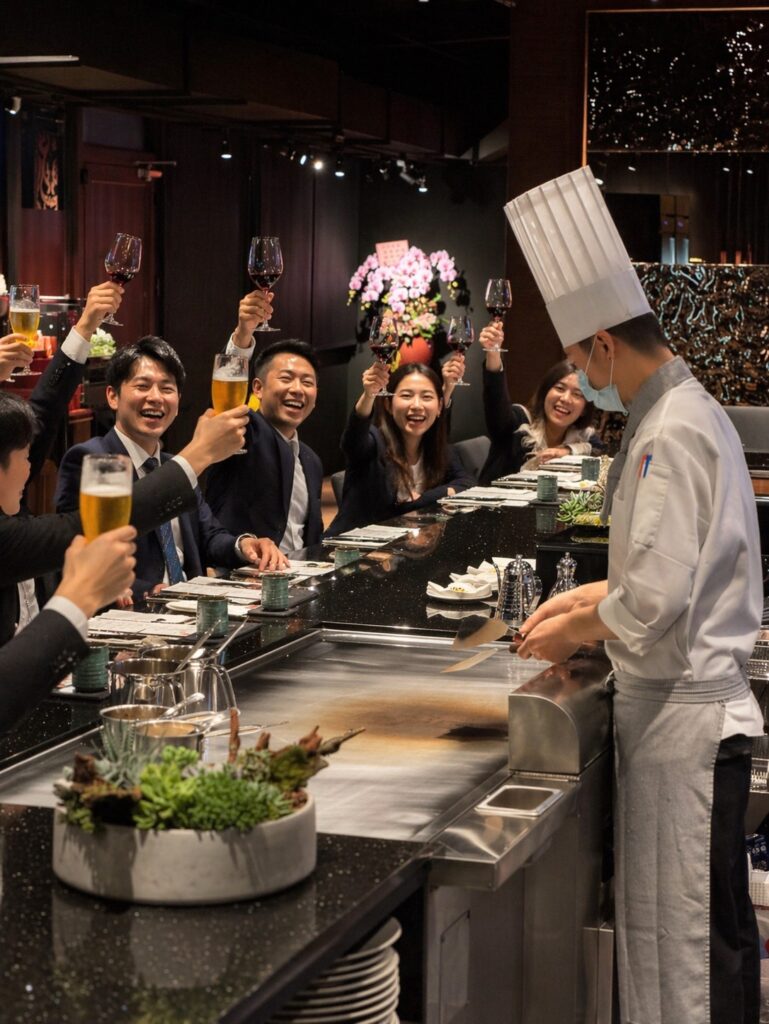 台北春酒餐廳推薦｜尾牙聚餐首選，高級鐵板燒＋包場KTV一次搞定（免開瓶費）潼鐵板燒故宮店